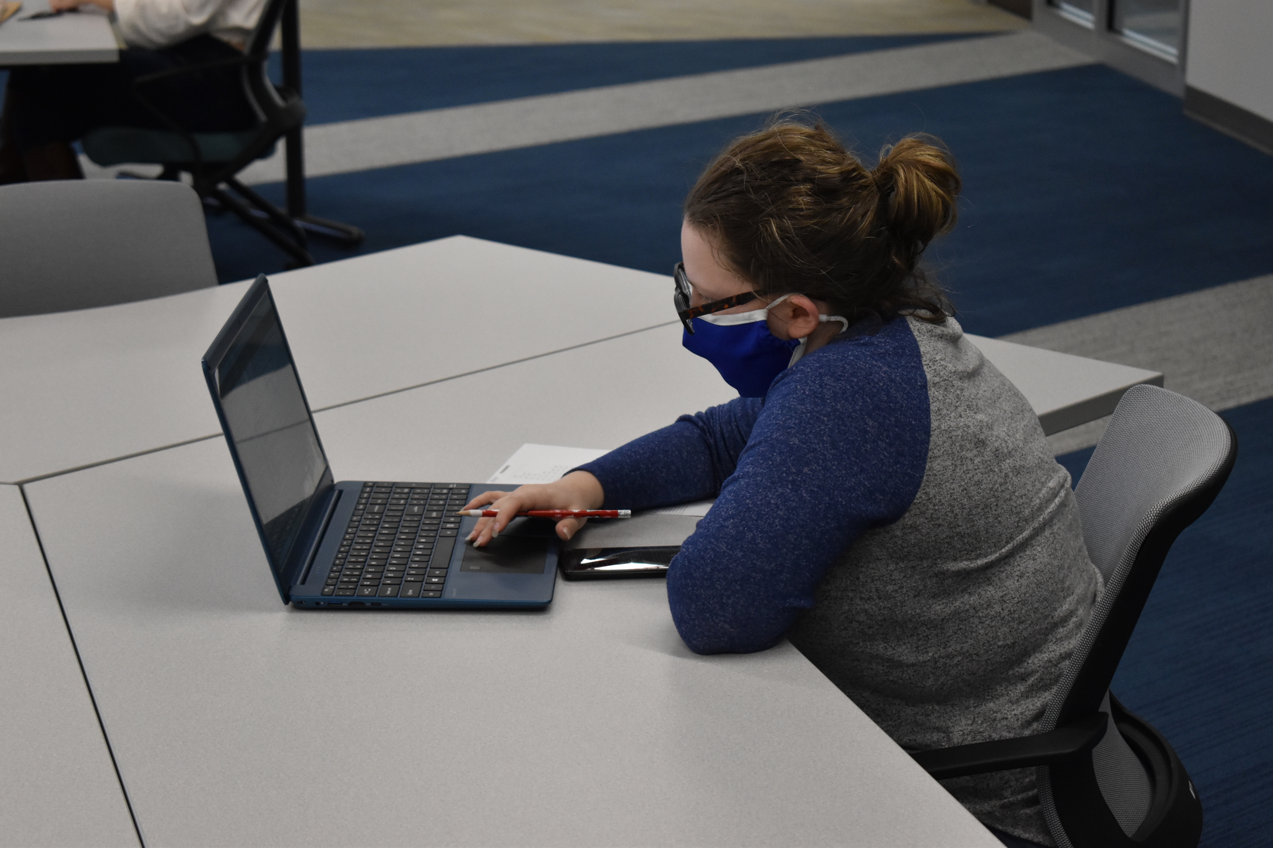 VU student at computer